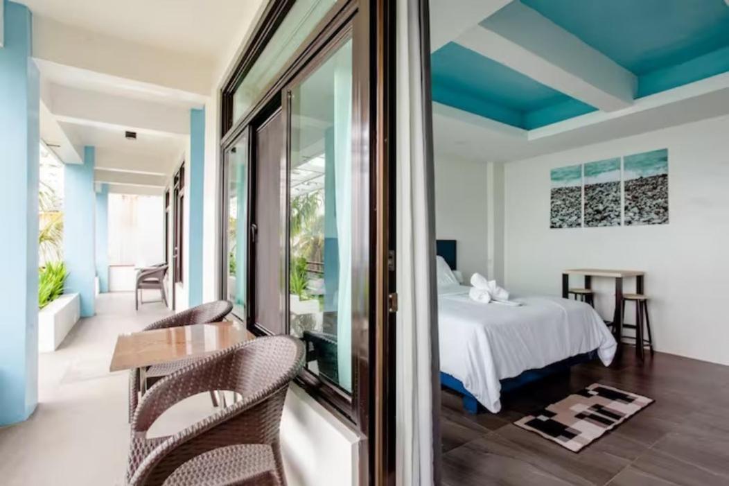 Готель Casa Noah Tagaytay City Екстер'єр фото