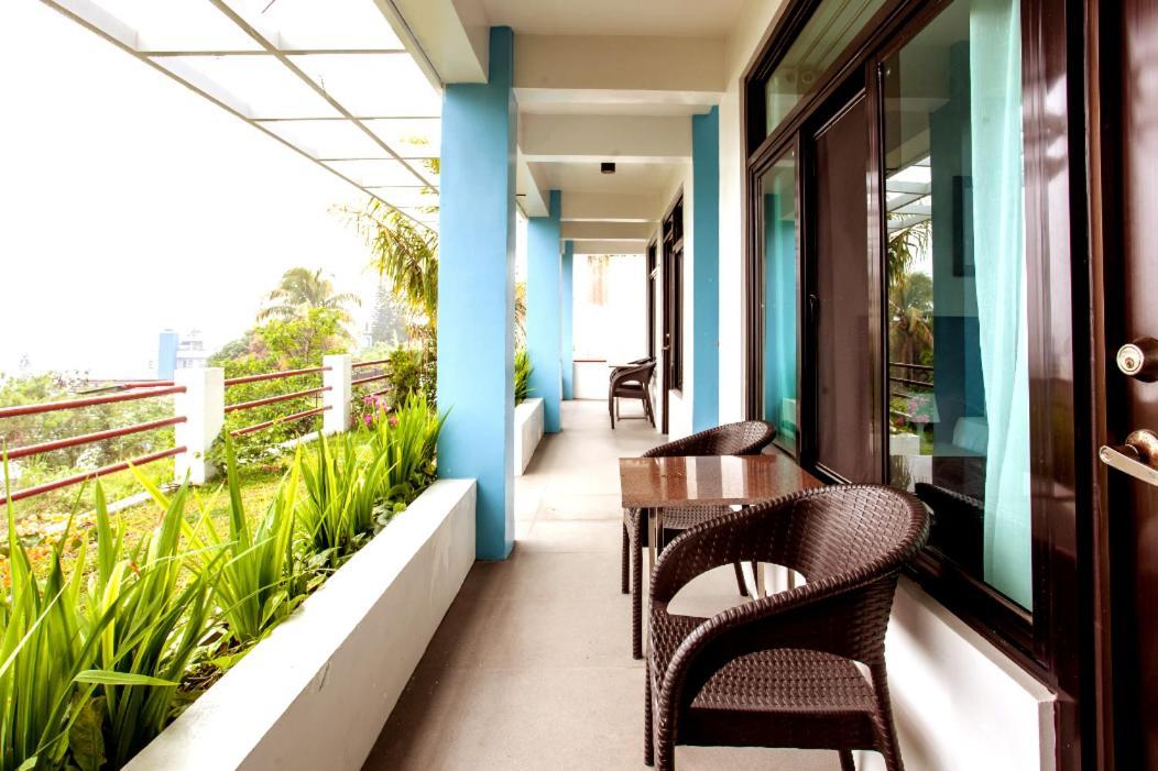 Готель Casa Noah Tagaytay City Екстер'єр фото